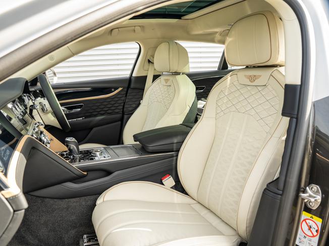 BENTLEY Flying Spur Photo 23
