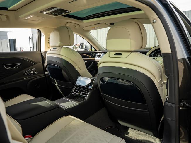 BENTLEY Flying Spur Photo 24
