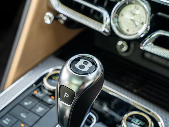 BENTLEY Flying Spur Photo 32