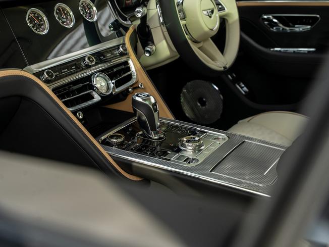 BENTLEY Flying Spur Photo 36