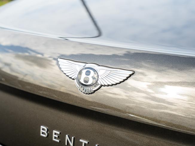 BENTLEY Flying Spur Photo 46