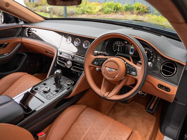 Bentley Flying Spur Photo 11