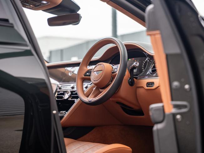 Bentley Flying Spur Photo 17