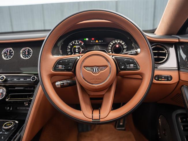 Bentley Flying Spur Photo 19
