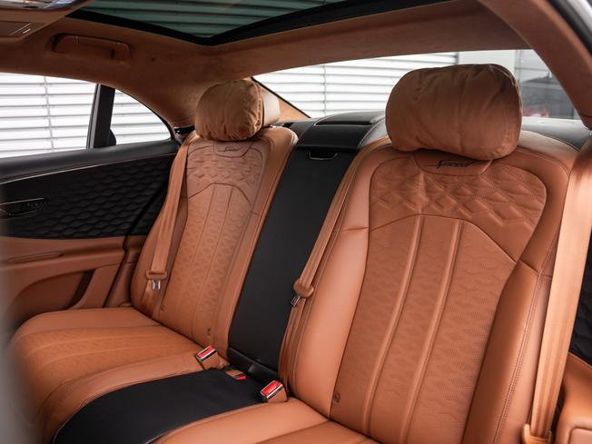 Bentley Flying Spur Photo 24