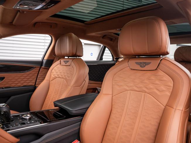 Bentley Flying Spur Photo 25