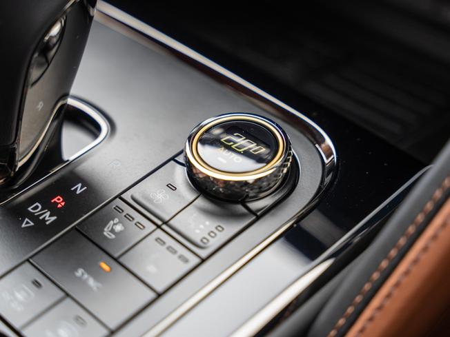 Bentley Flying Spur Photo 33