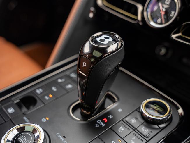 Bentley Flying Spur Photo 34