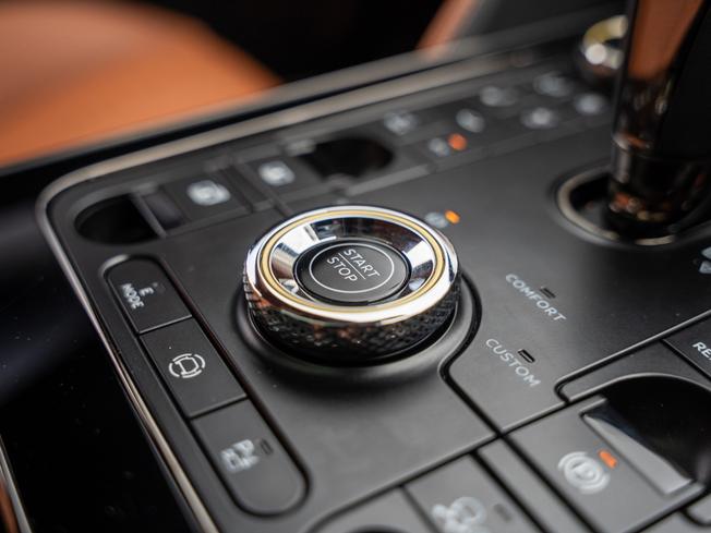 Bentley Flying Spur Photo 35