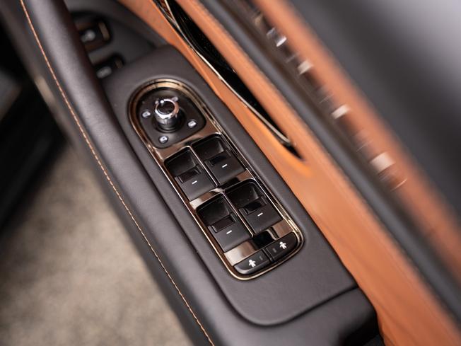 Bentley Flying Spur Photo 37