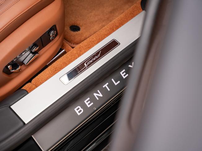 Bentley Flying Spur Photo 39