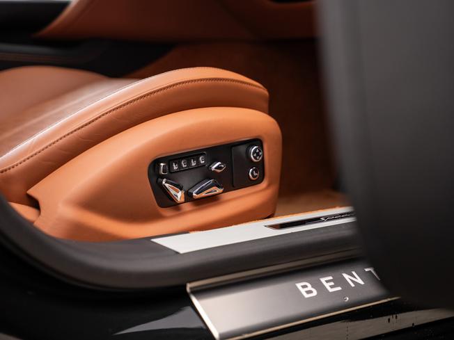 Bentley Flying Spur Photo 40