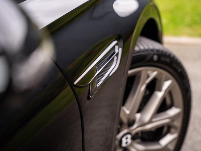 Bentley Flying Spur Photo 47
