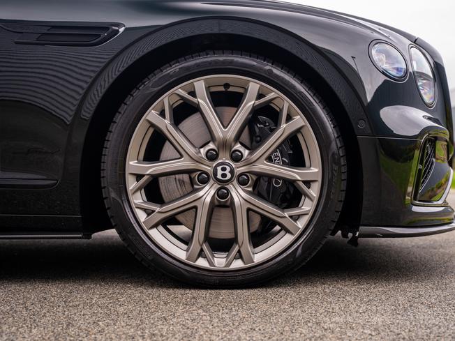 Bentley Flying Spur Photo 6