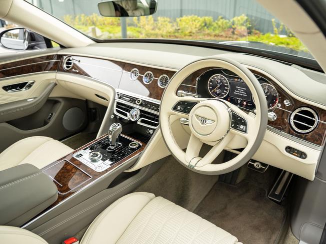 BENTLEY Flying Spur Photo 11