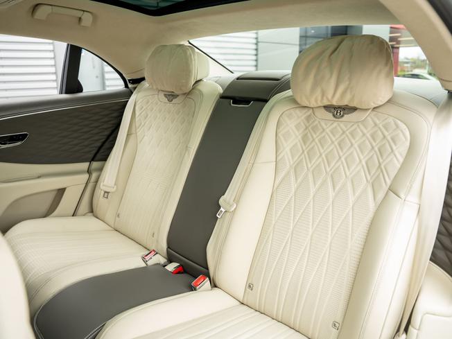 BENTLEY Flying Spur Photo 21