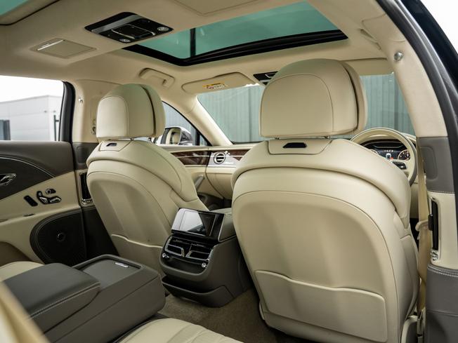 BENTLEY Flying Spur Photo 23