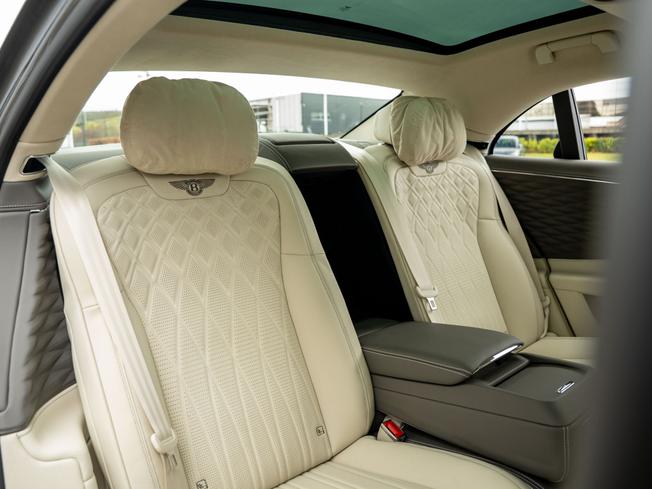 BENTLEY Flying Spur Photo 25