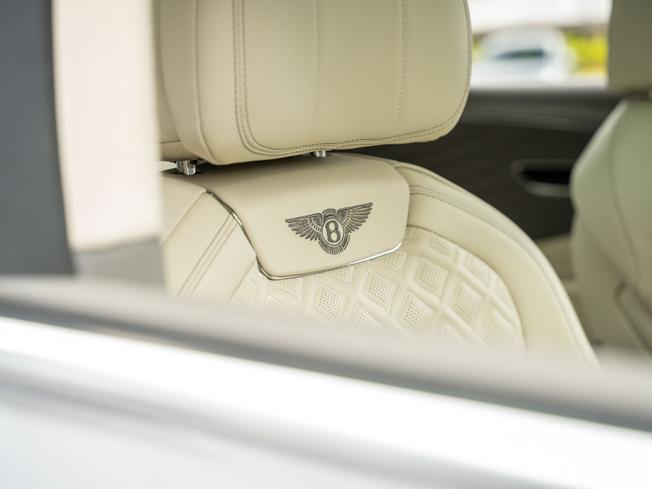 BENTLEY Flying Spur Photo 26