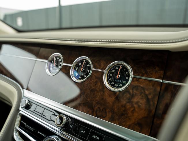 BENTLEY Flying Spur Photo 30