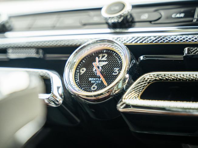 BENTLEY Flying Spur Photo 32