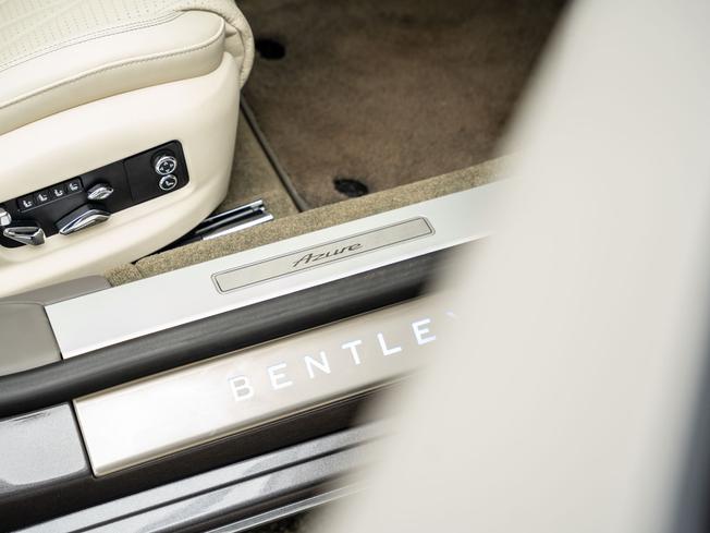 BENTLEY Flying Spur Photo 36