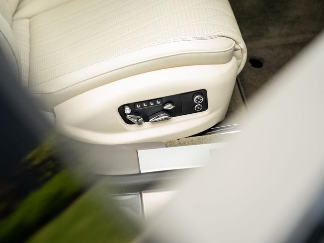 BENTLEY Flying Spur Photo 38
