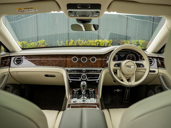 BENTLEY Flying Spur Photo 4