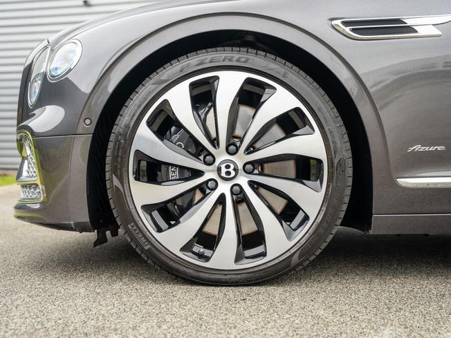 BENTLEY Flying Spur Photo 6