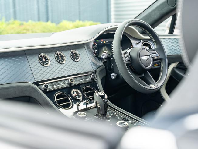 BENTLEY Continental Photo 12