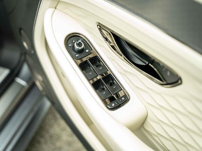 BENTLEY Continental Photo 32