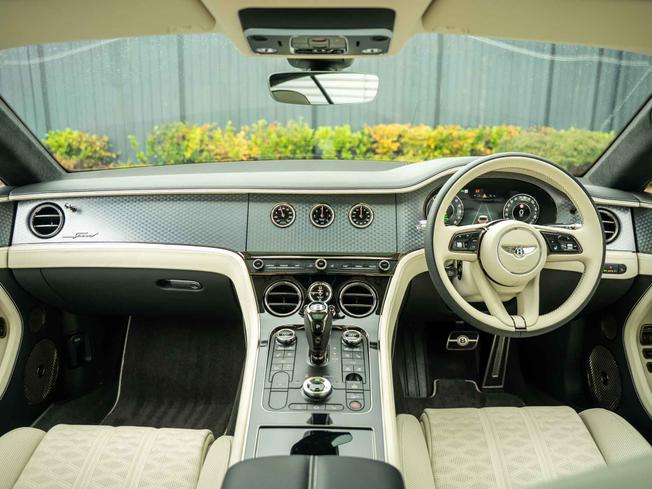BENTLEY Continental Photo 4