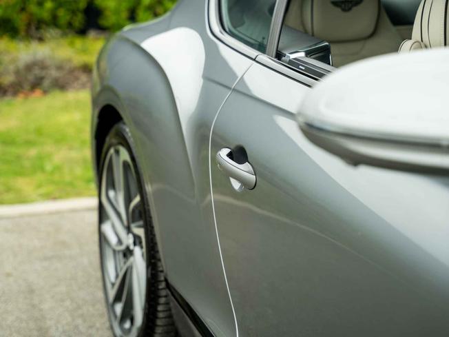 BENTLEY Continental Photo 9