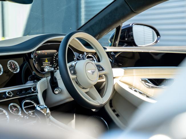 BENTLEY Continental Photo 12