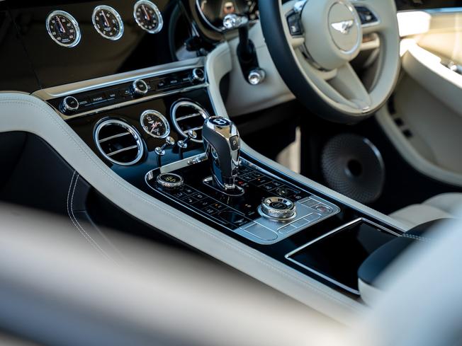 BENTLEY Continental Photo 25