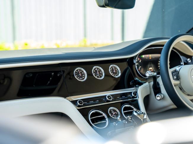 BENTLEY Continental Photo 26