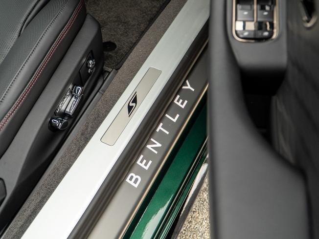 BENTLEY Continental Photo 27