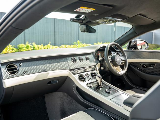 BENTLEY Continental GT Photo 2