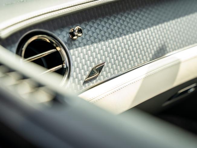 BENTLEY Continental GT Photo 33