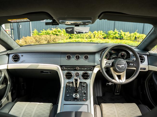 BENTLEY Continental GT Photo 4