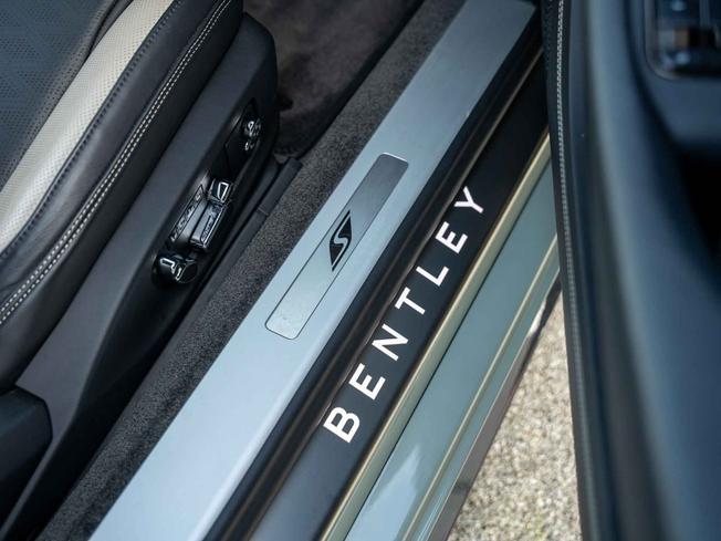 BENTLEY Continental Photo 32