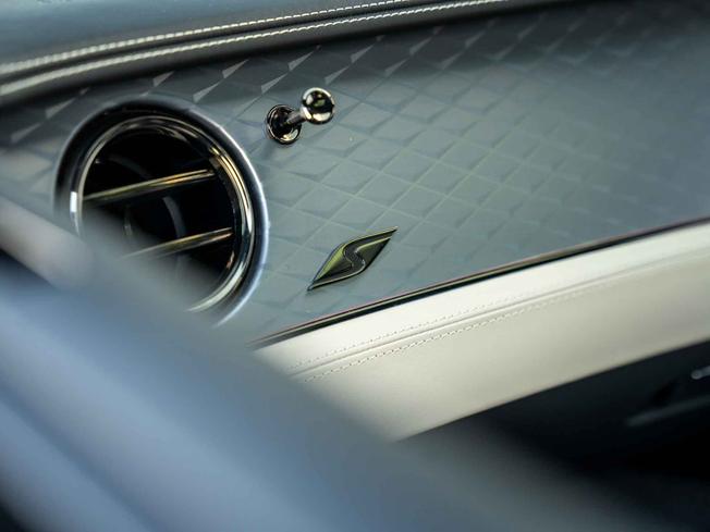 BENTLEY Continental Photo 33