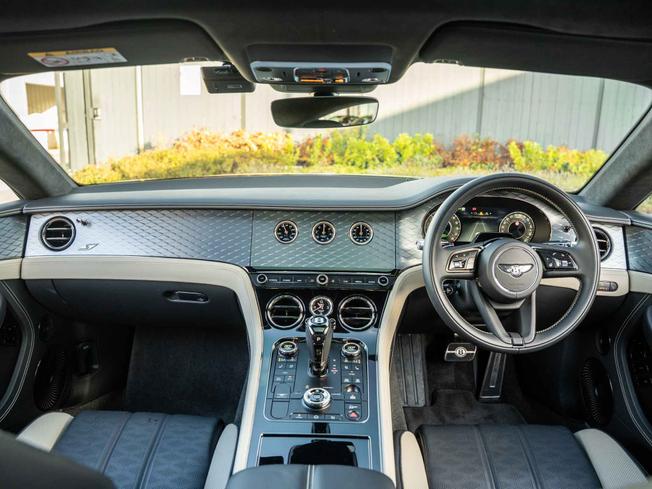 BENTLEY Continental Photo 4
