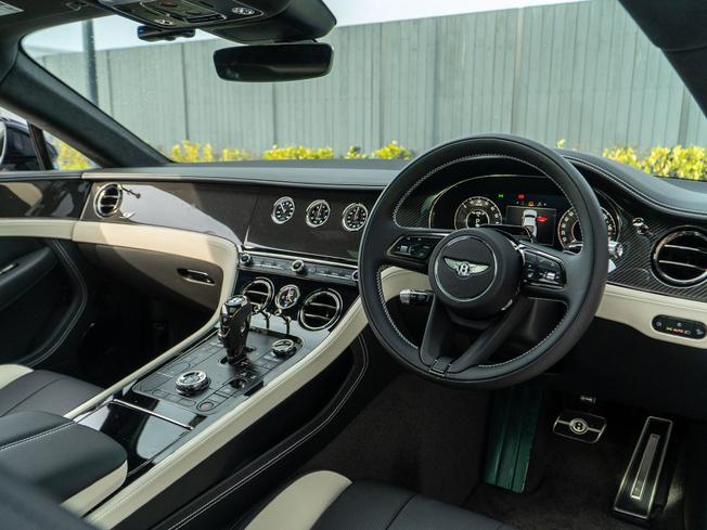 BENTLEY Continental GT Photo 4