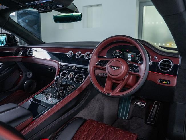 Bentley Continental Photo 11