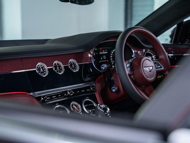 Bentley Continental Photo 12
