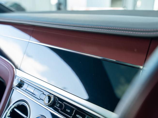 Bentley Continental Photo 29