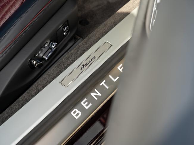 Bentley Continental Photo 36