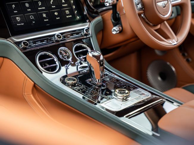 BENTLEY Continental GT Photo 25