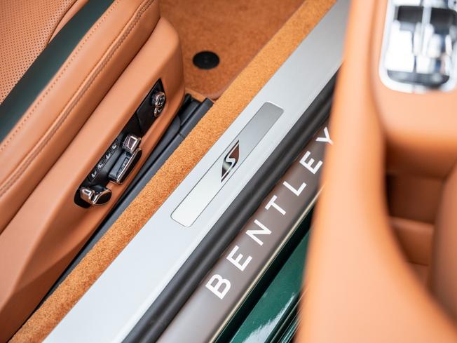 BENTLEY Continental GT Photo 32